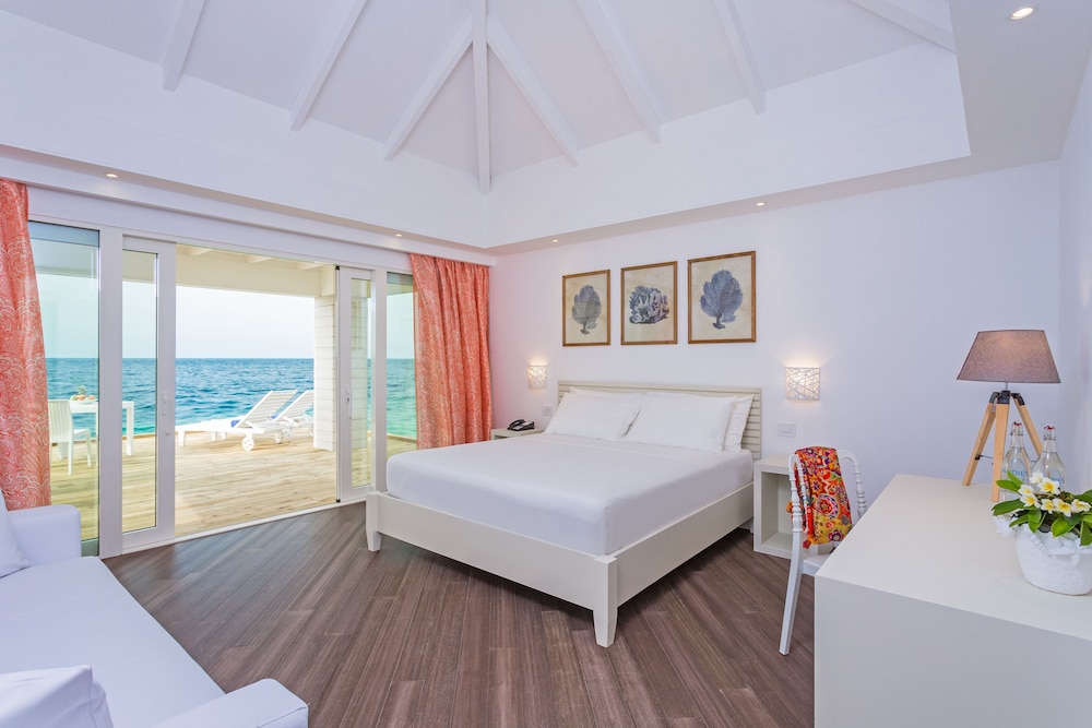 Sandies Bathala Maldives 16/71