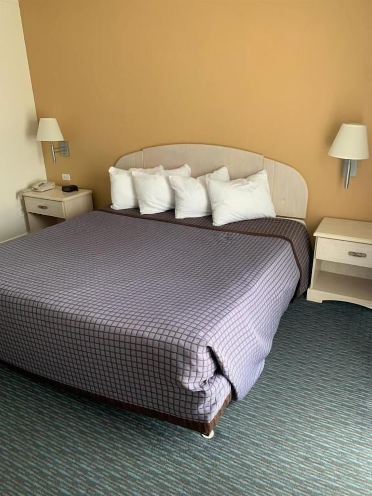 Sea Bay Hotel 8/28
