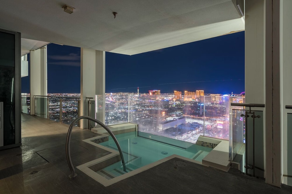 StripViewSuites at Palms Place 52/79