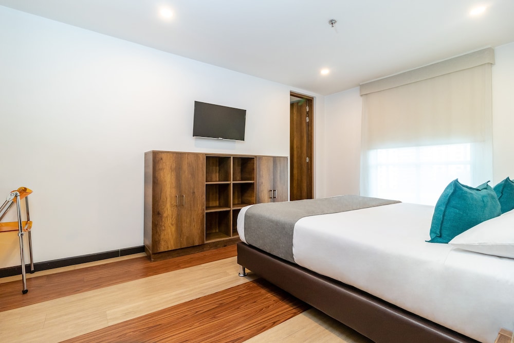 Hotel Black 19/72