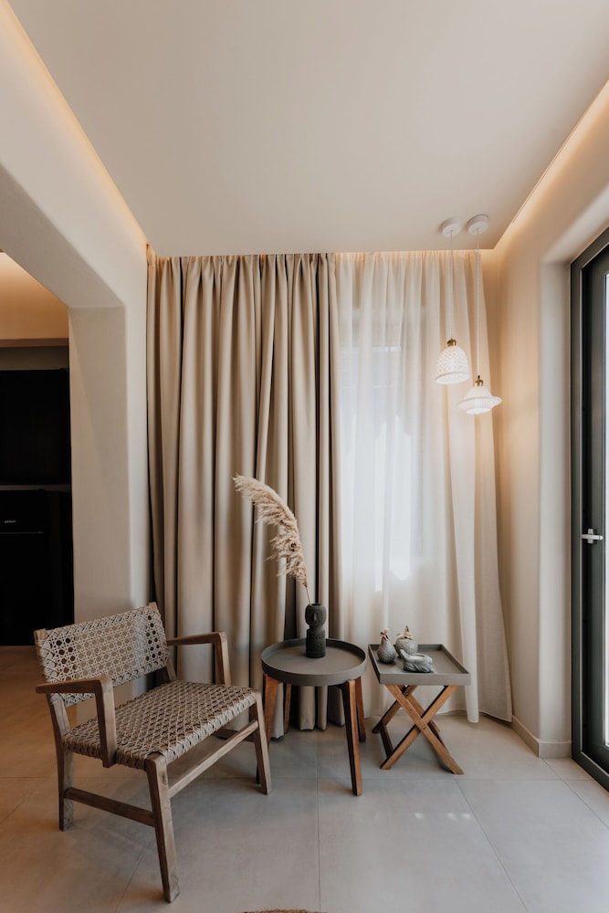 Onym Curated Villas 186/206