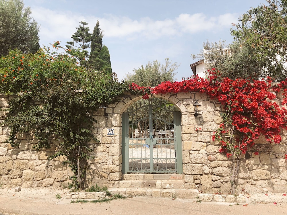 Temucin Hotel 26/34