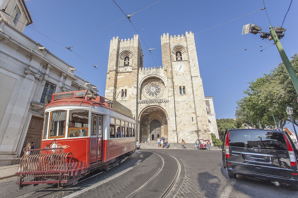 Emporium Lisbon Suites 41/50