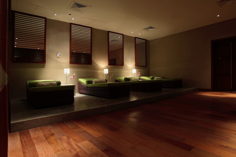swimming pool spa