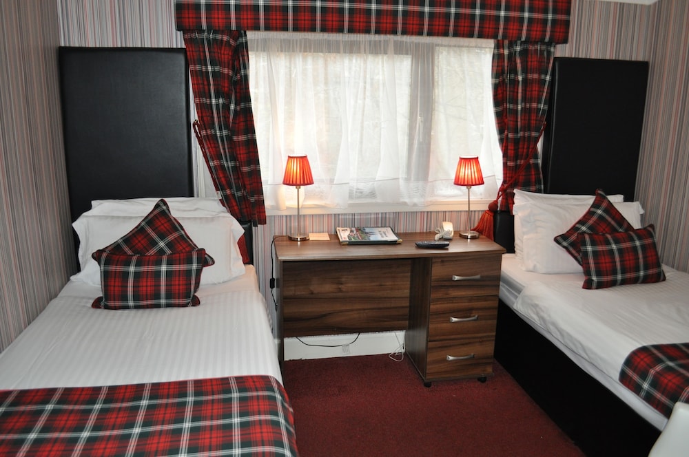 ROOM, TWIN BEDS