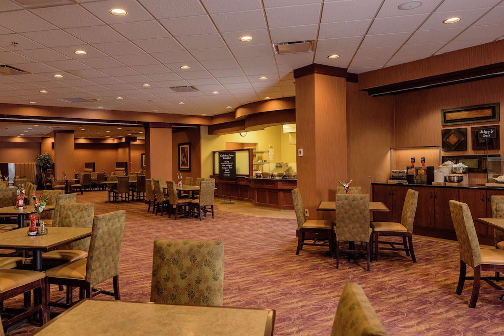 Embassy Suites by Hilton Minneapolis North 59/72