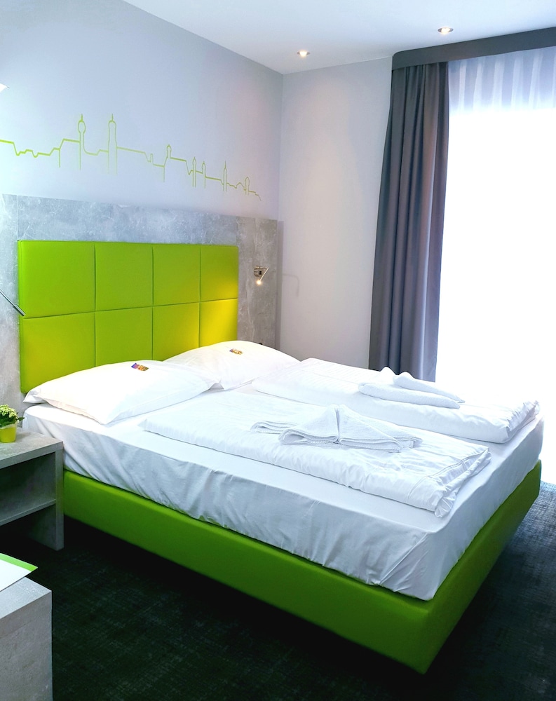 SleepySleepy Hotel Dillingen 11/47