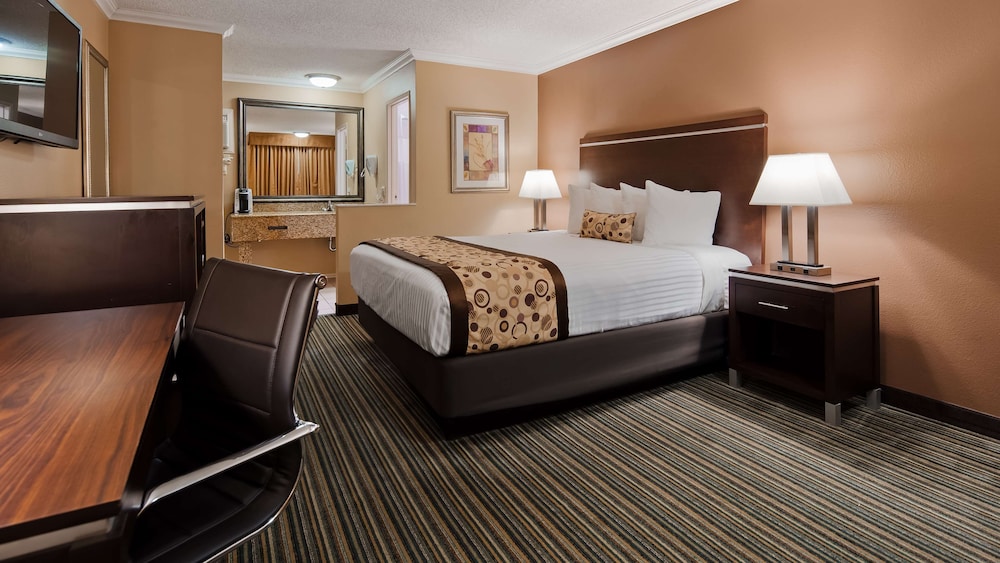 Best Western Courtesy Inn - Anaheim Park Hotel 18/31