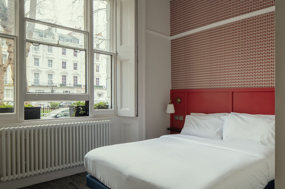 St. David's Hotels 8/50
