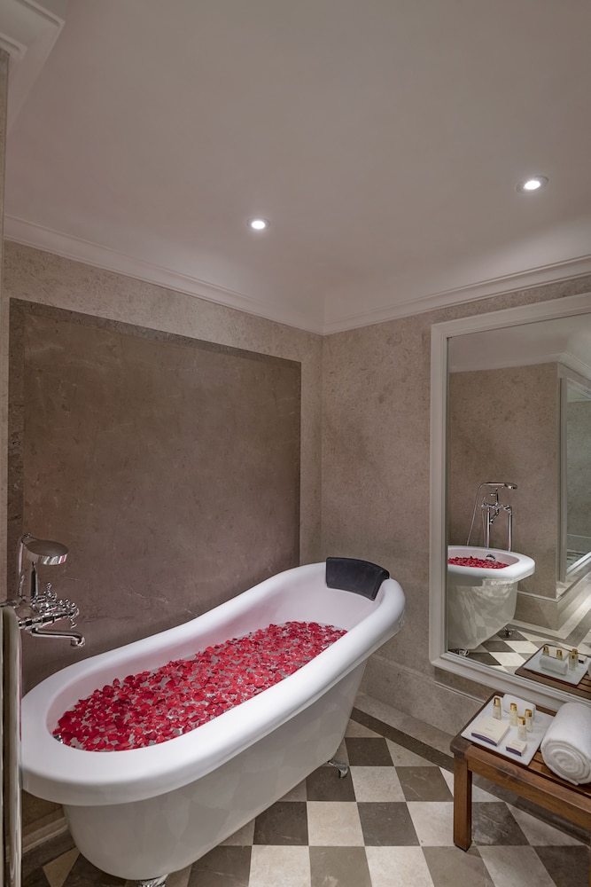 Aurika Udaipur - Luxury by Lemon Tree Hotels 22/50