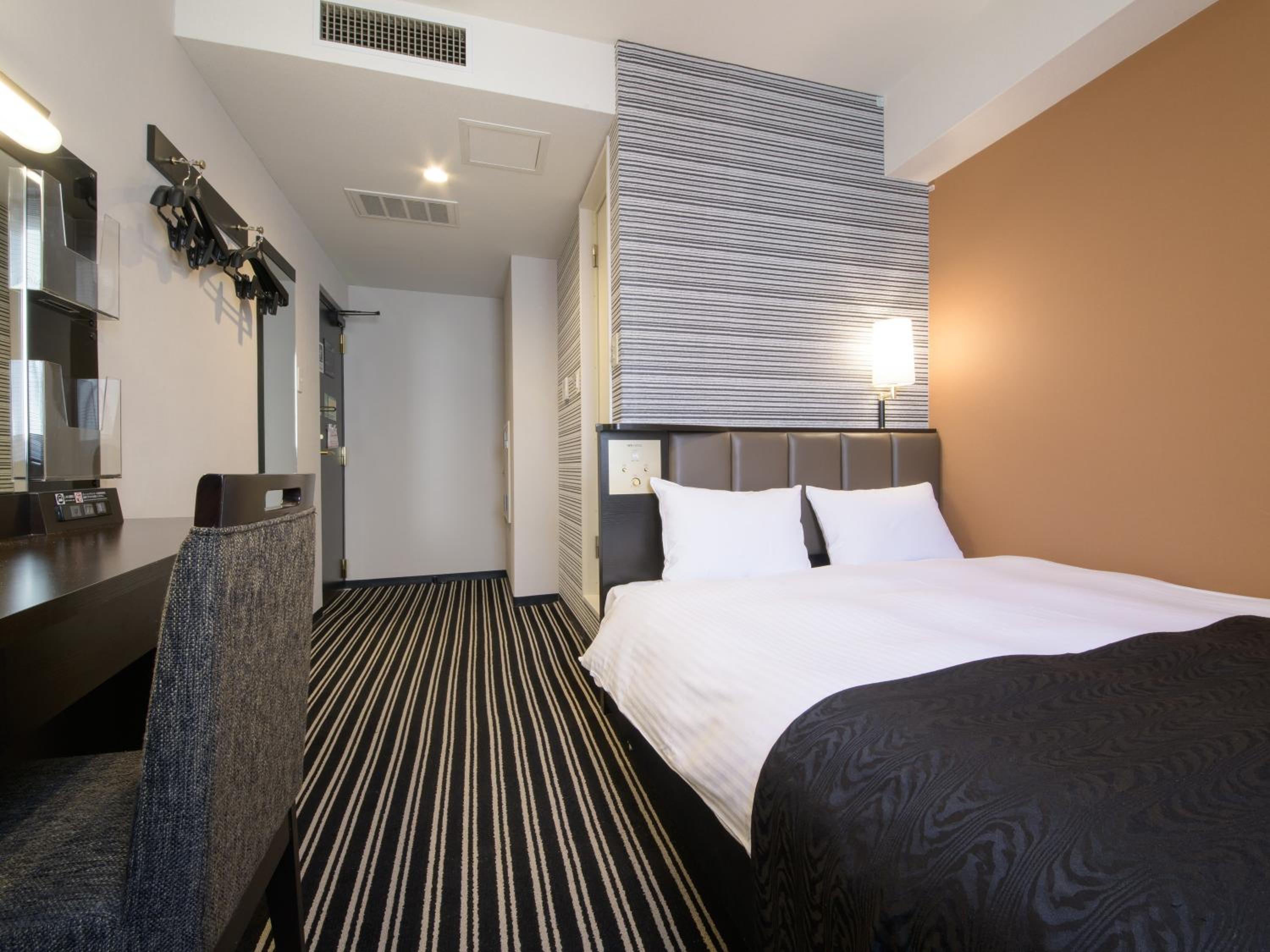 Room, Semi Double Bed