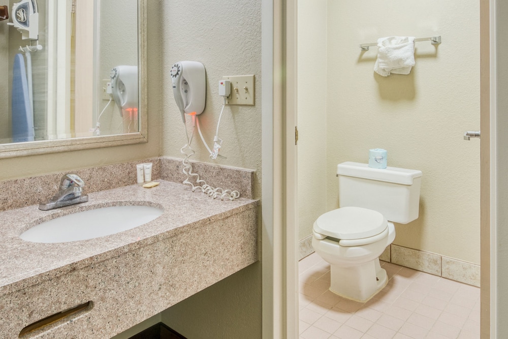 Studio6 Suites Norcross, GA 32/35