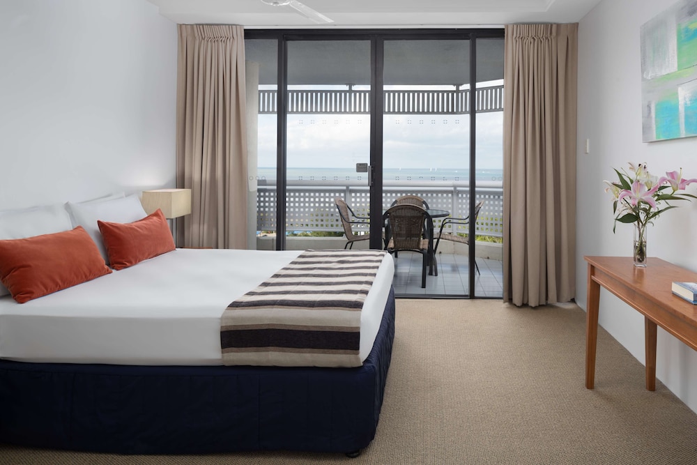 Rydges Esplanade Resort 16/68