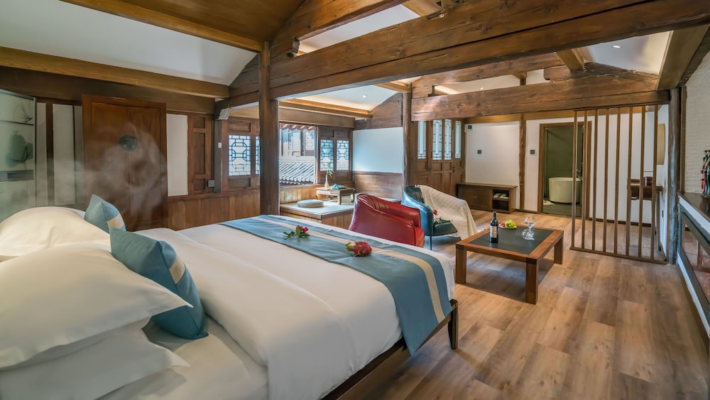 Lize Graceland Artistic Suite Inn 18/50