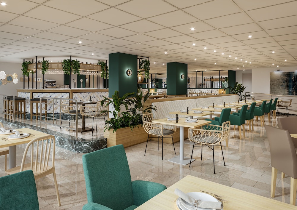 Hotel Costa Malaga (Adults Recommended) by Pierre & Vacances 42/57