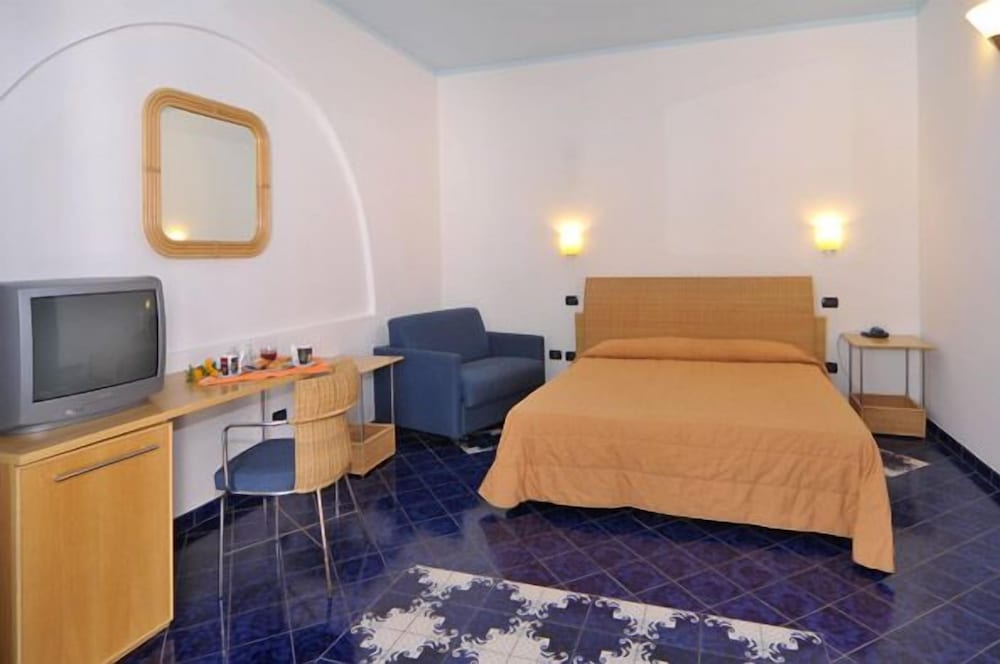 Aura Hotel 15/36