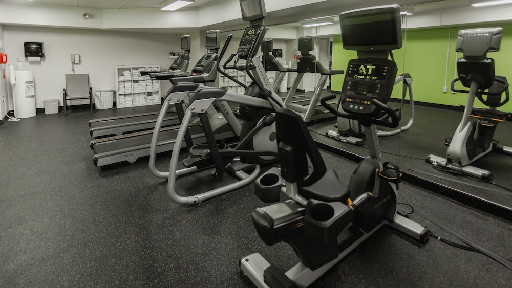 Holiday Inn Peterborough Waterfront 35/70