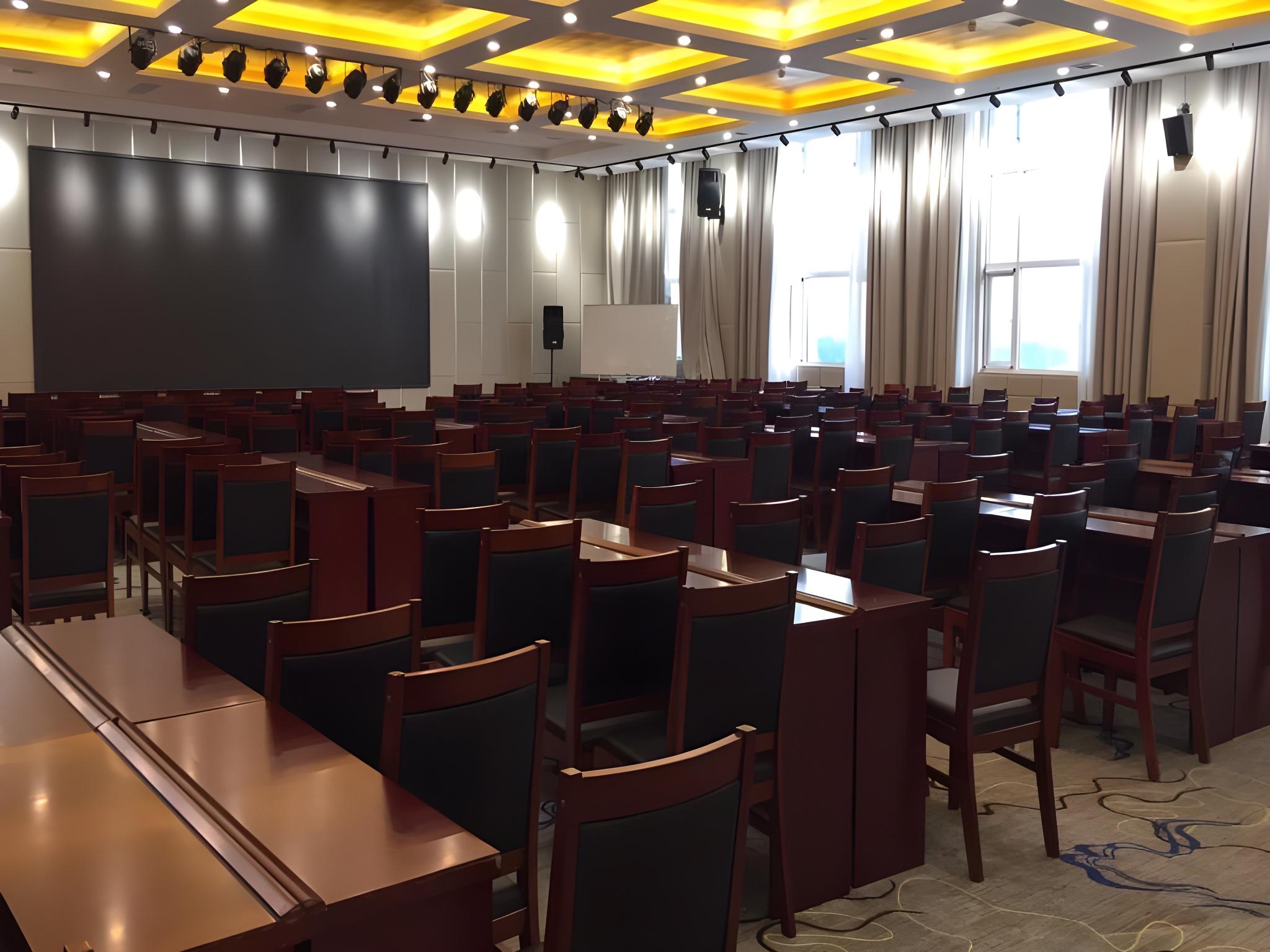 GreenTree Eastern Xiangyang Zhongyuan West Road Hotel 16/23