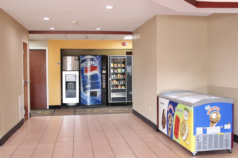 Hometown Inn Suites 13/51