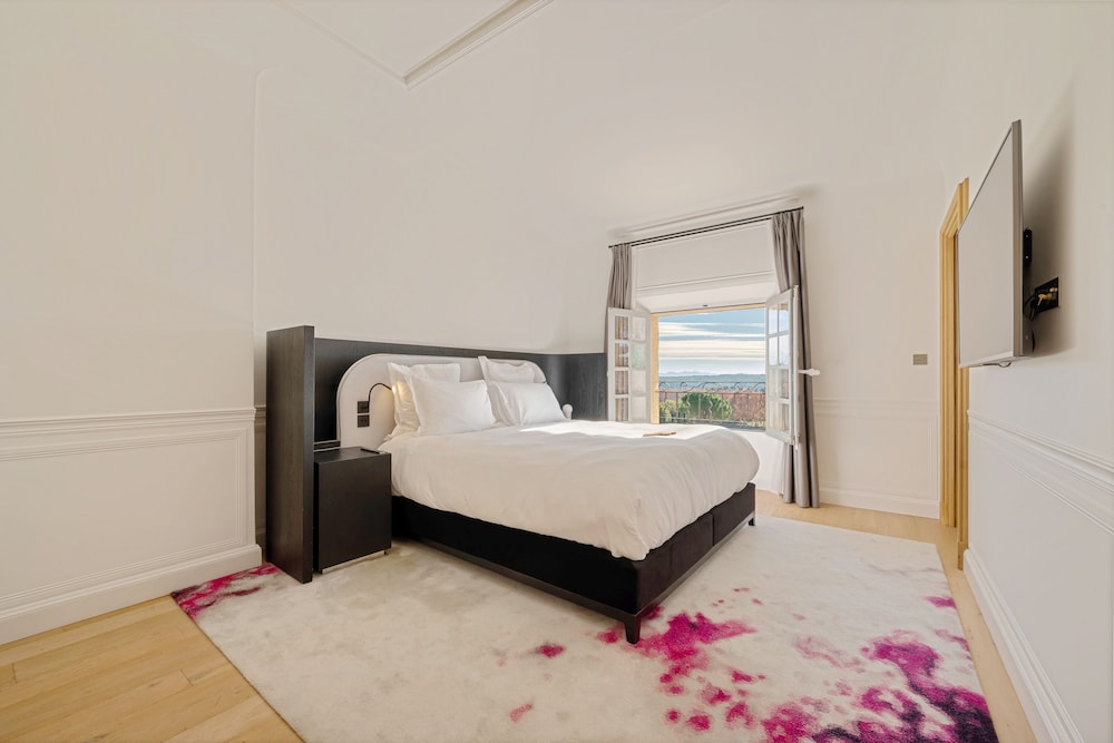 CHATEAU, PRESTIGE, SUITE