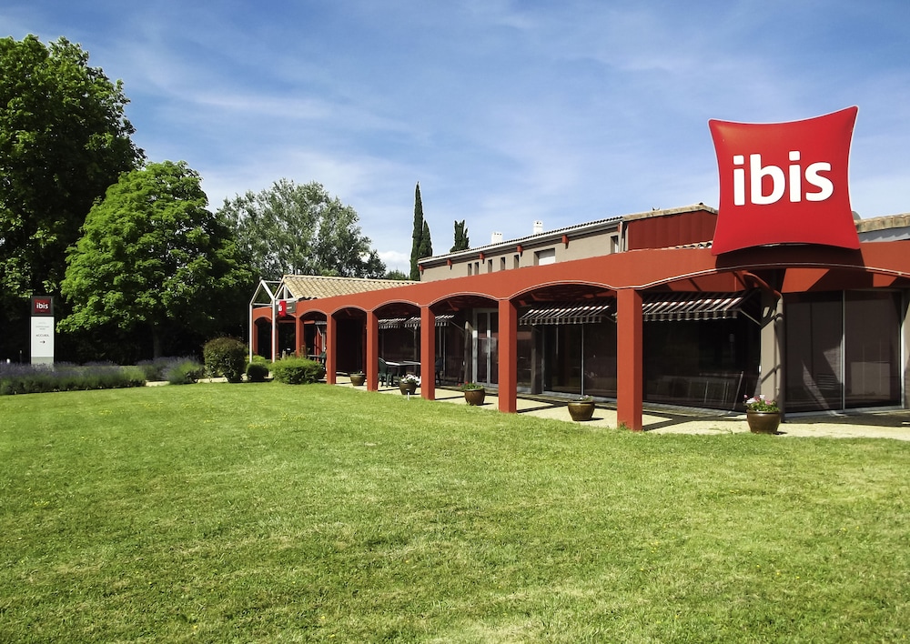 IBIS MONTELIMAR NORD 68/69