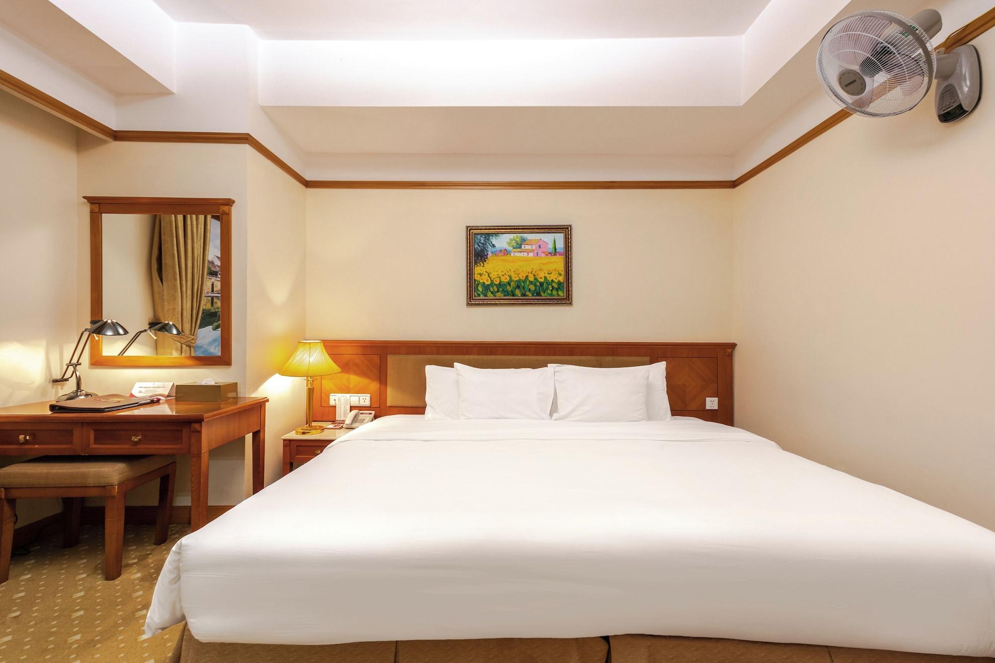 Deluxe, Double Bed, City View