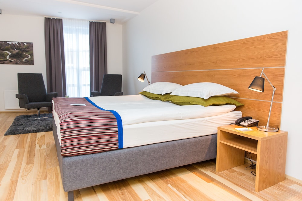 Park Inn By Radisson Reykjavik Keflavik Airport 9/50