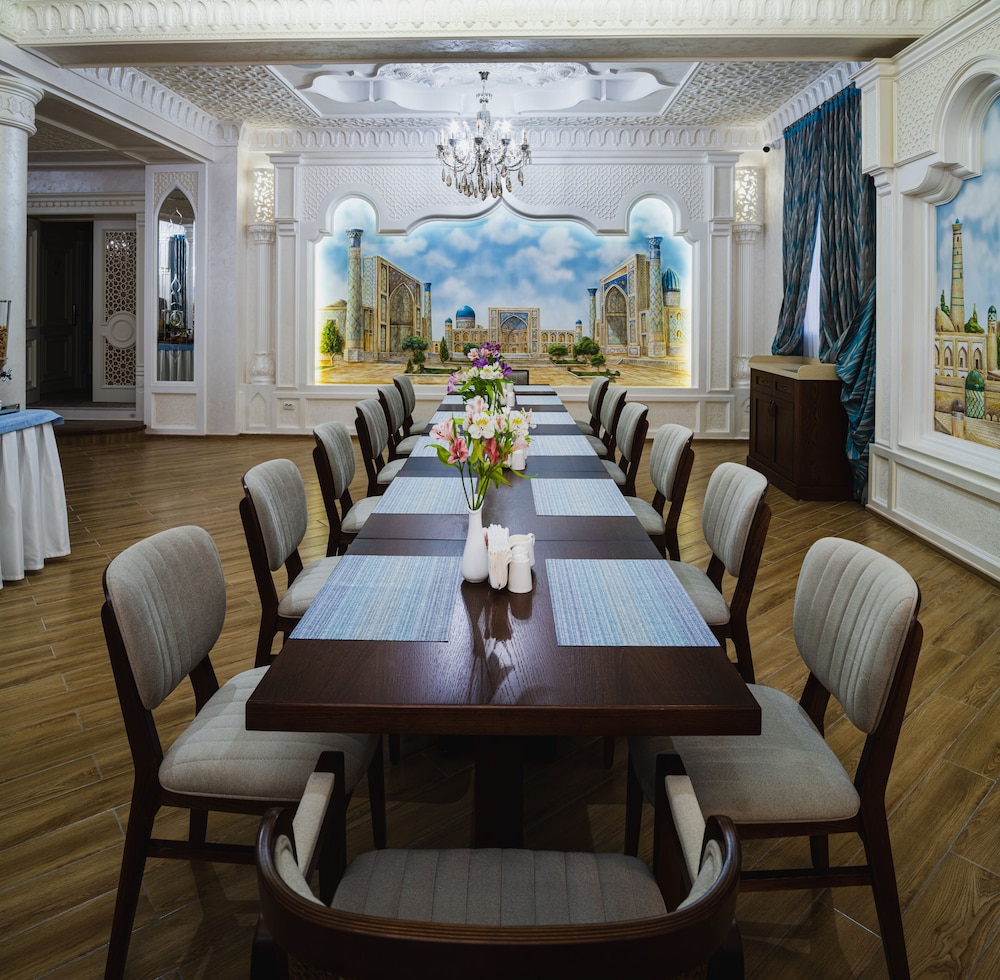 Zarafshon Parkside Hotel 24/32