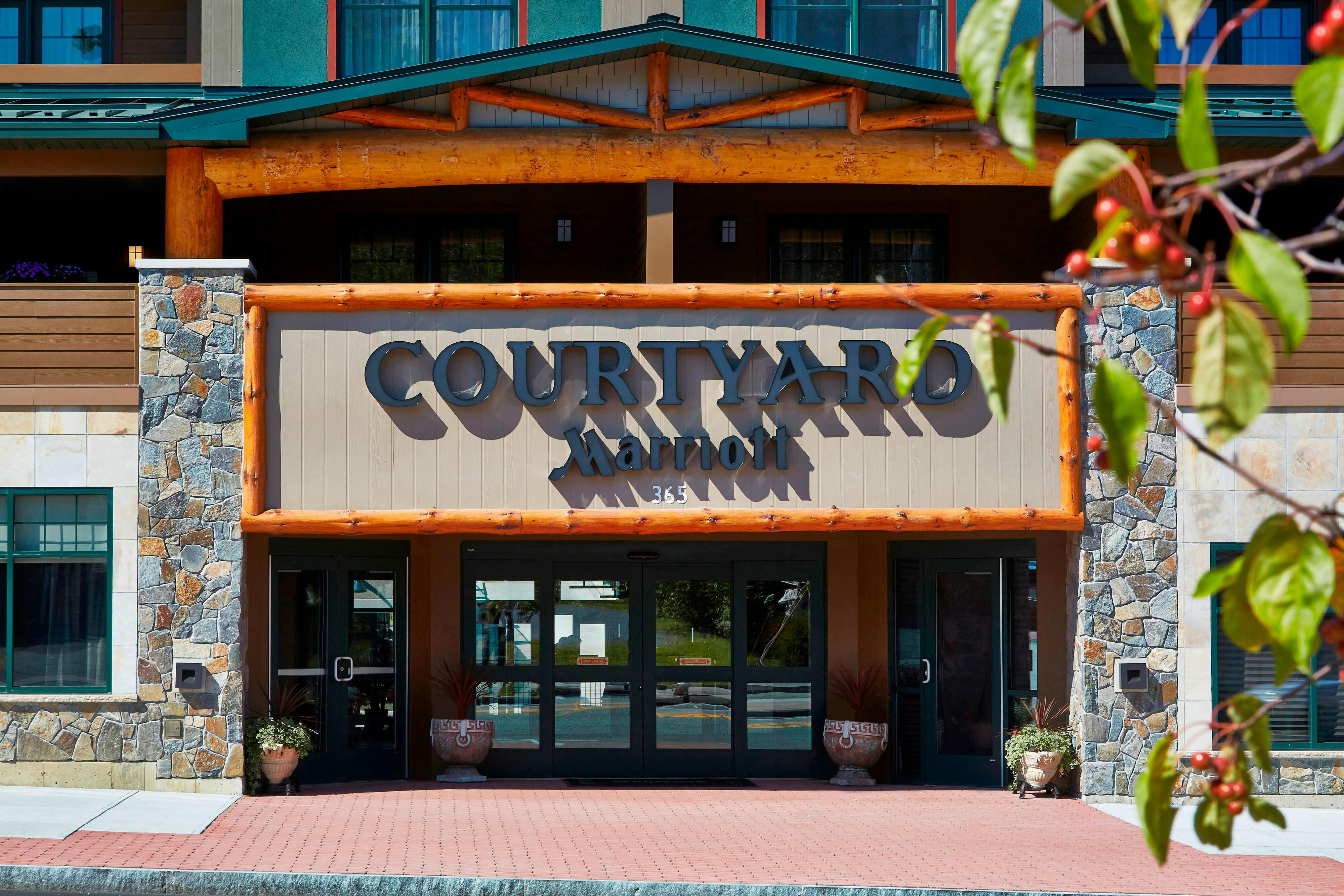 COURTYARD LAKE GEORGE in LAKE GEORGE - NY