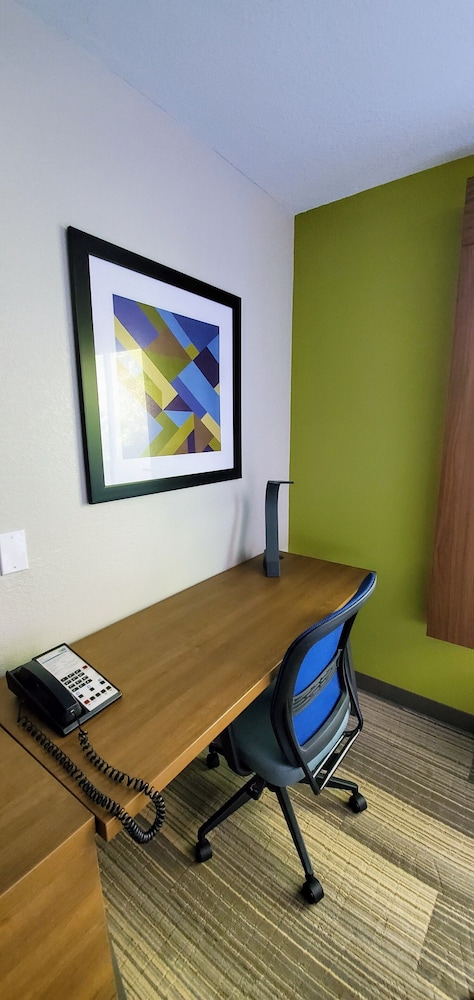 Holiday Inn Express Hotel And Suites Kinston 61/72