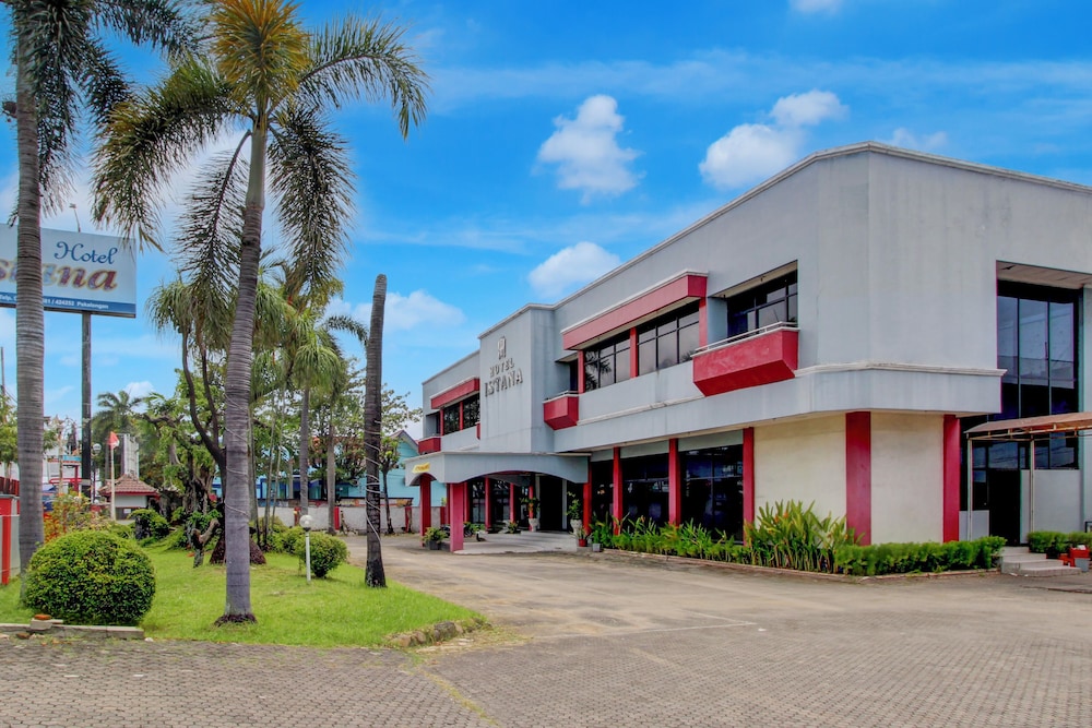 Oyo 3934 Hotel Istana Syariah Ex Istana Pekalongan 8/50