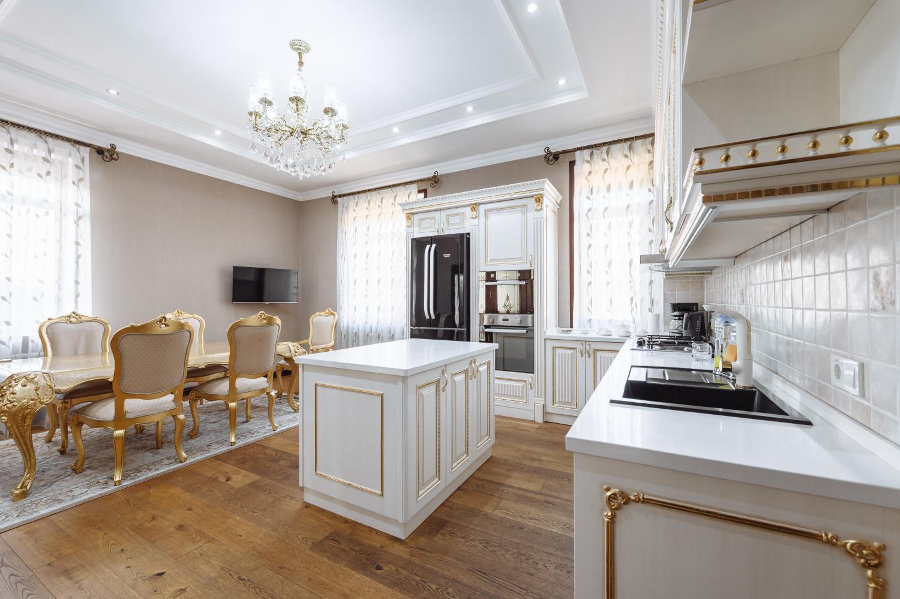 Royal Residence 69/78