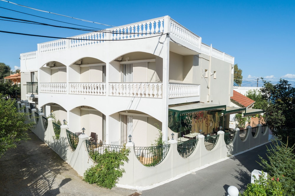 Bella Vista hotel & studios Corfu 6/72
