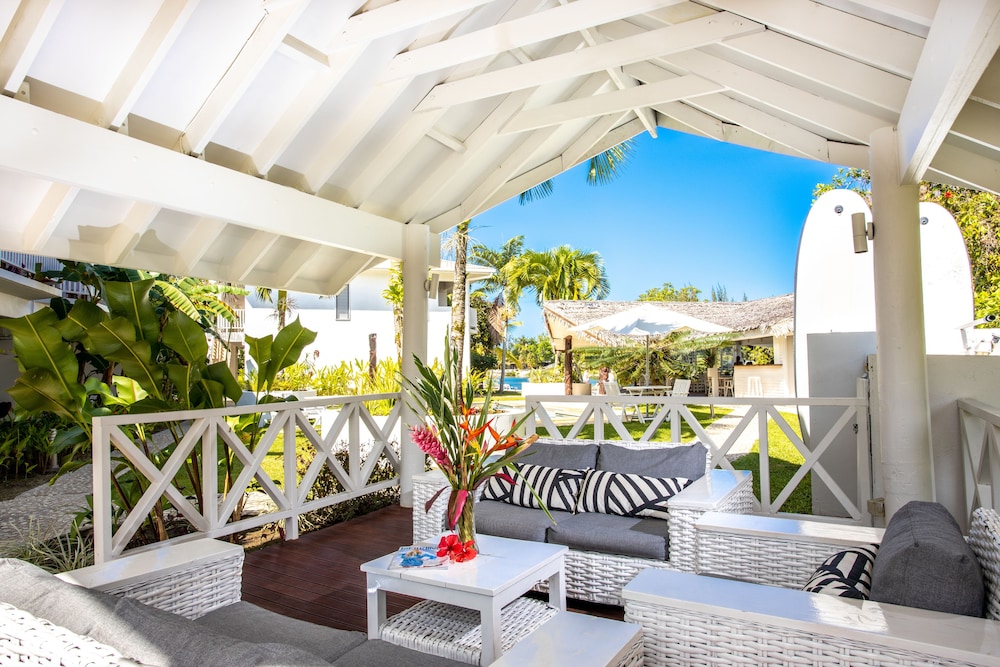Tropicana Lagoon Resort 24/46