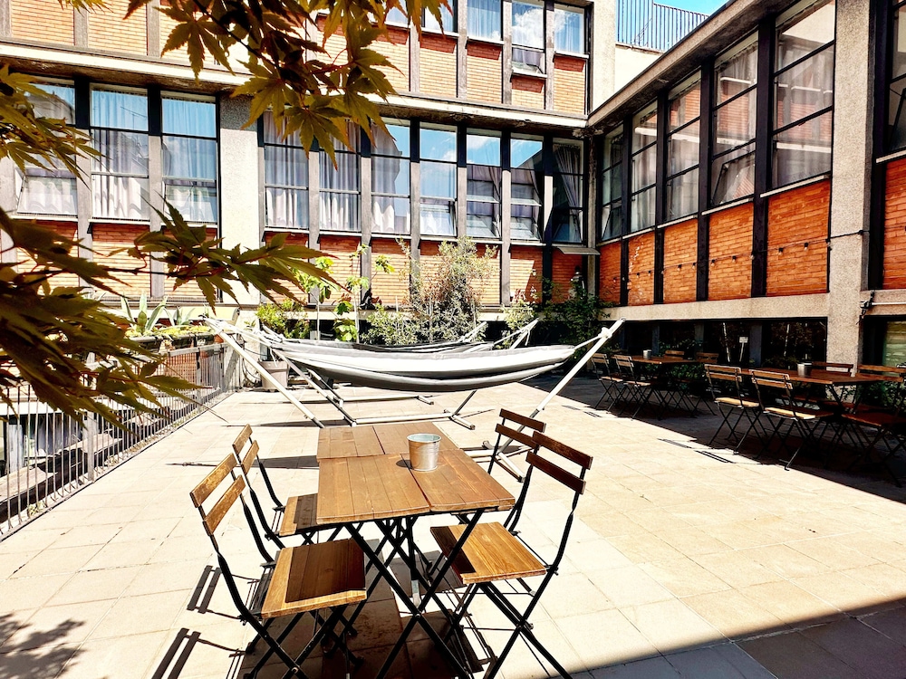 Mio Hostel 48/54
