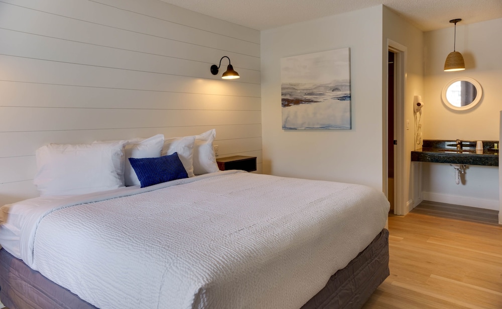 Standard, King Bed