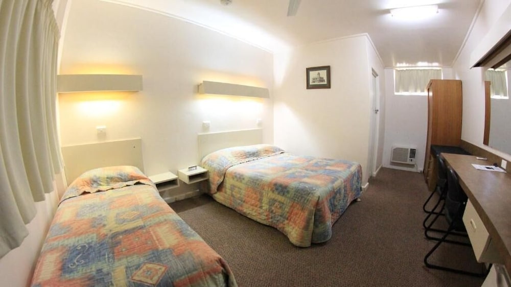 Ben Hall Motor Inn 17/37