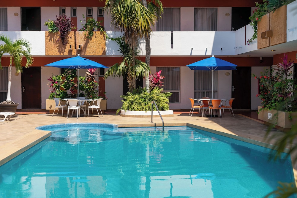 Azteca Inn Hotel 59/62