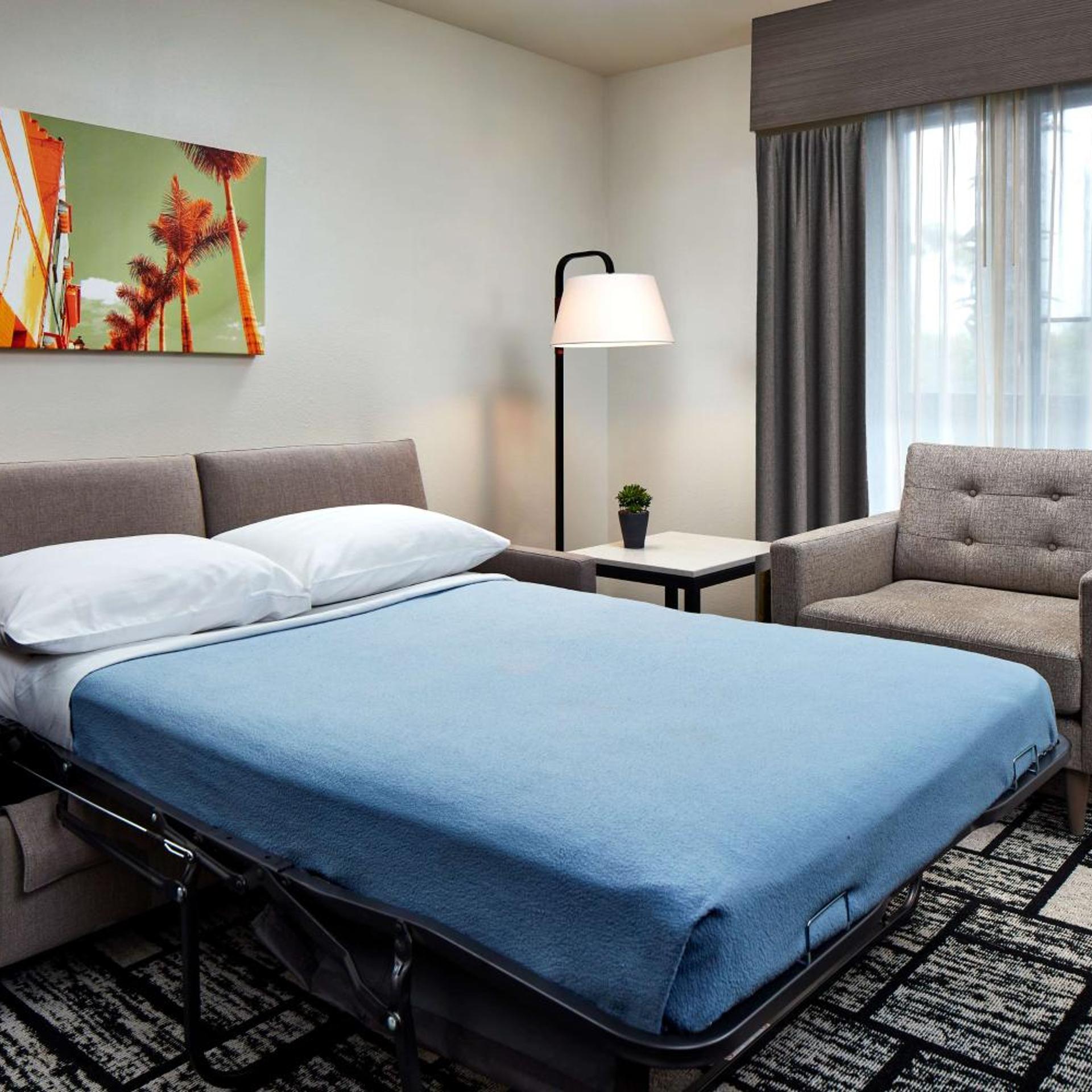 جناح بسرير كينج مع أريكة، Best Western Plus Meridian Inn & Suites, Anaheim-Orange 5/7