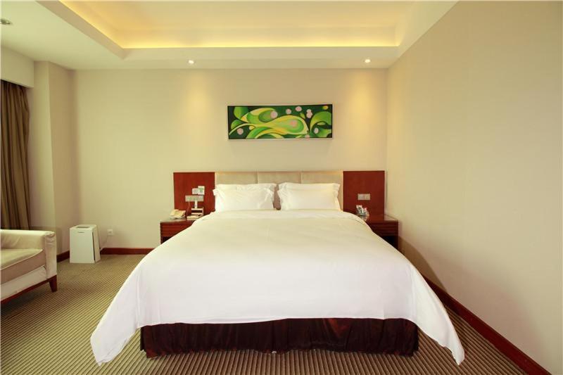 Lavande Hotel (Dongguan Tangxia Tianhong Shopping Center) 15/54