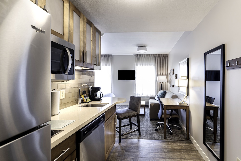 Staybridge Suites Montgomery - Downtown 26/37