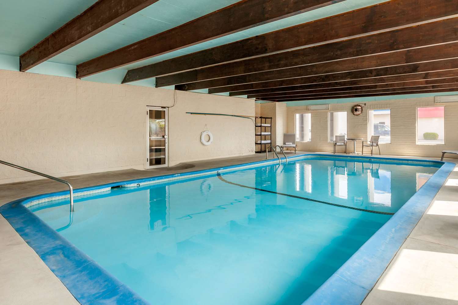 Rodeway Inn and Suites Ontario 27/45