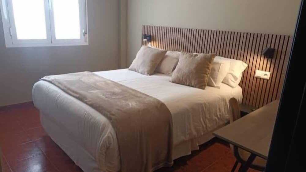 STANDARD, DOUBLE BED