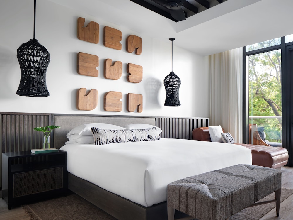 Presidential, Suite, King Bed, Plunge Pool