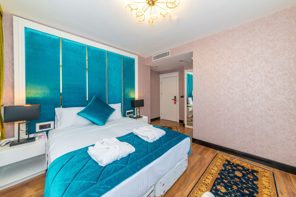 Suite, Corner