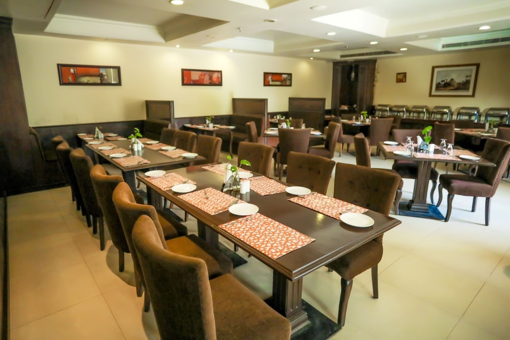 Hotel Samrat 38/45