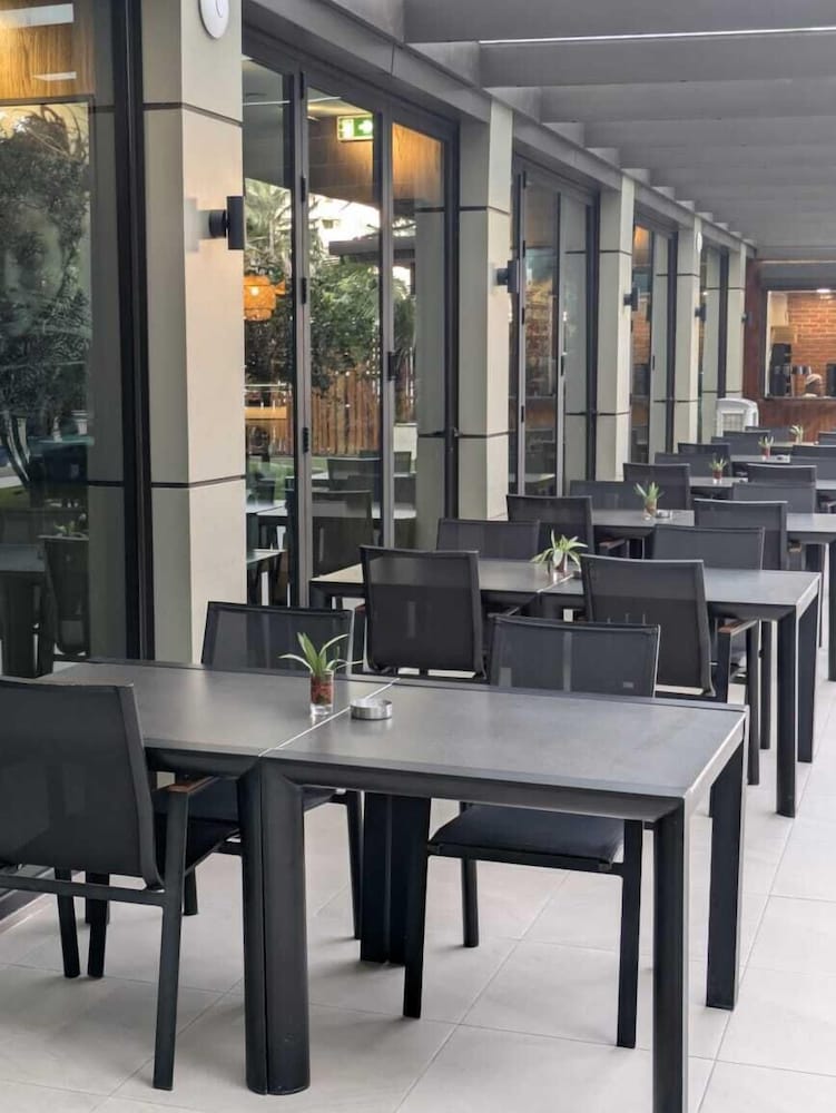 Byblos Hotel 27/29