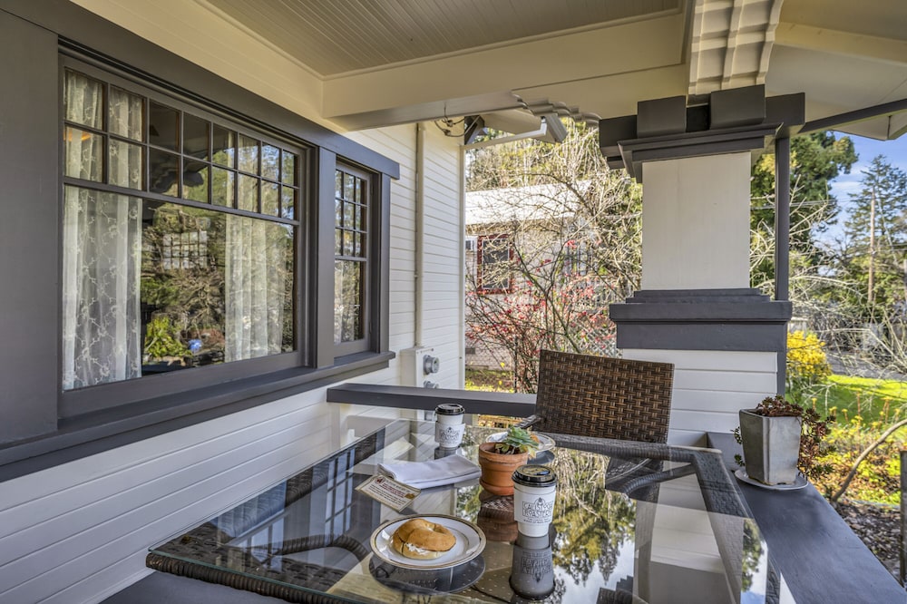 Craftsman Inn 54/70