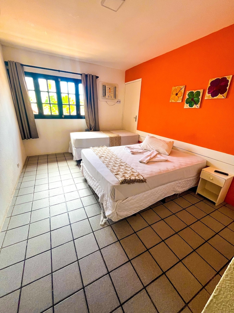 ROOM, TRIPLE