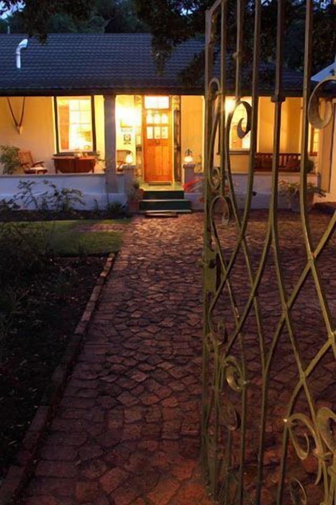 The Old Trading Post - Guest House 37/50